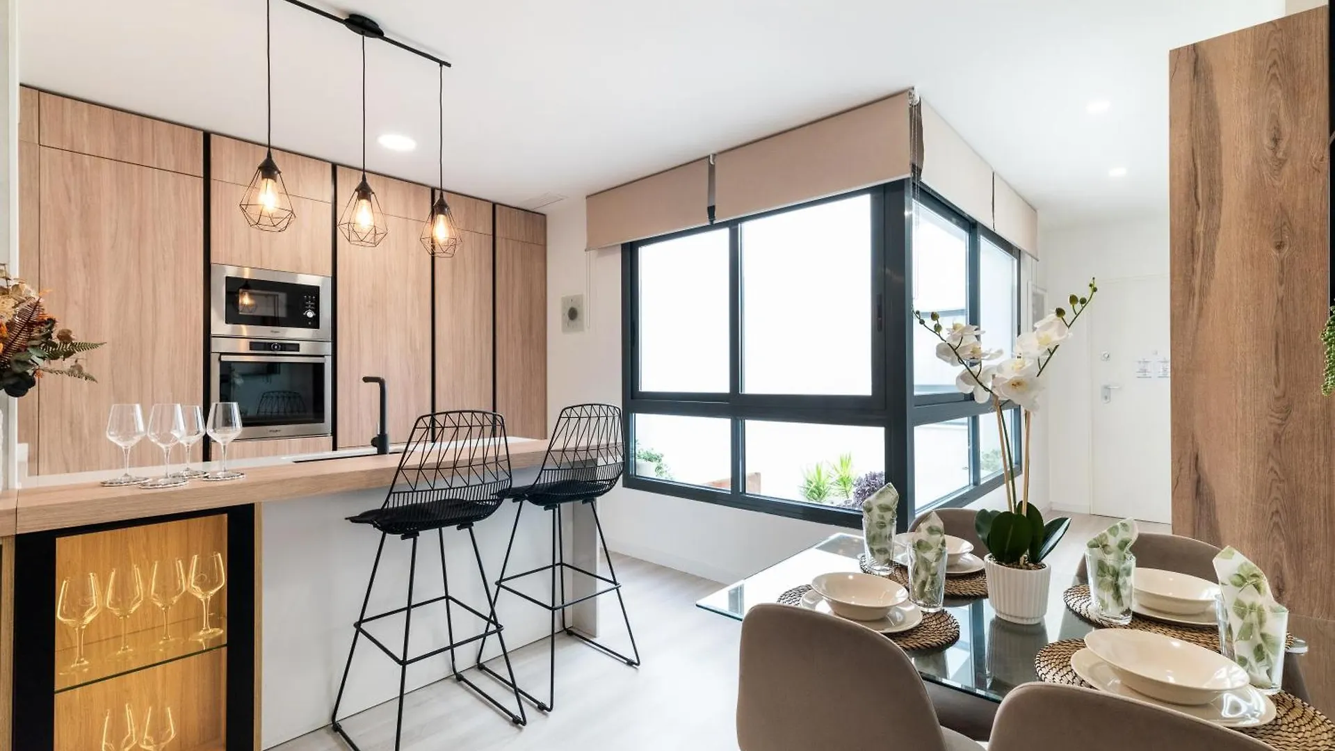 Wekey Homes, Angel Deluxe Apartment & Free Parking Granada Spain