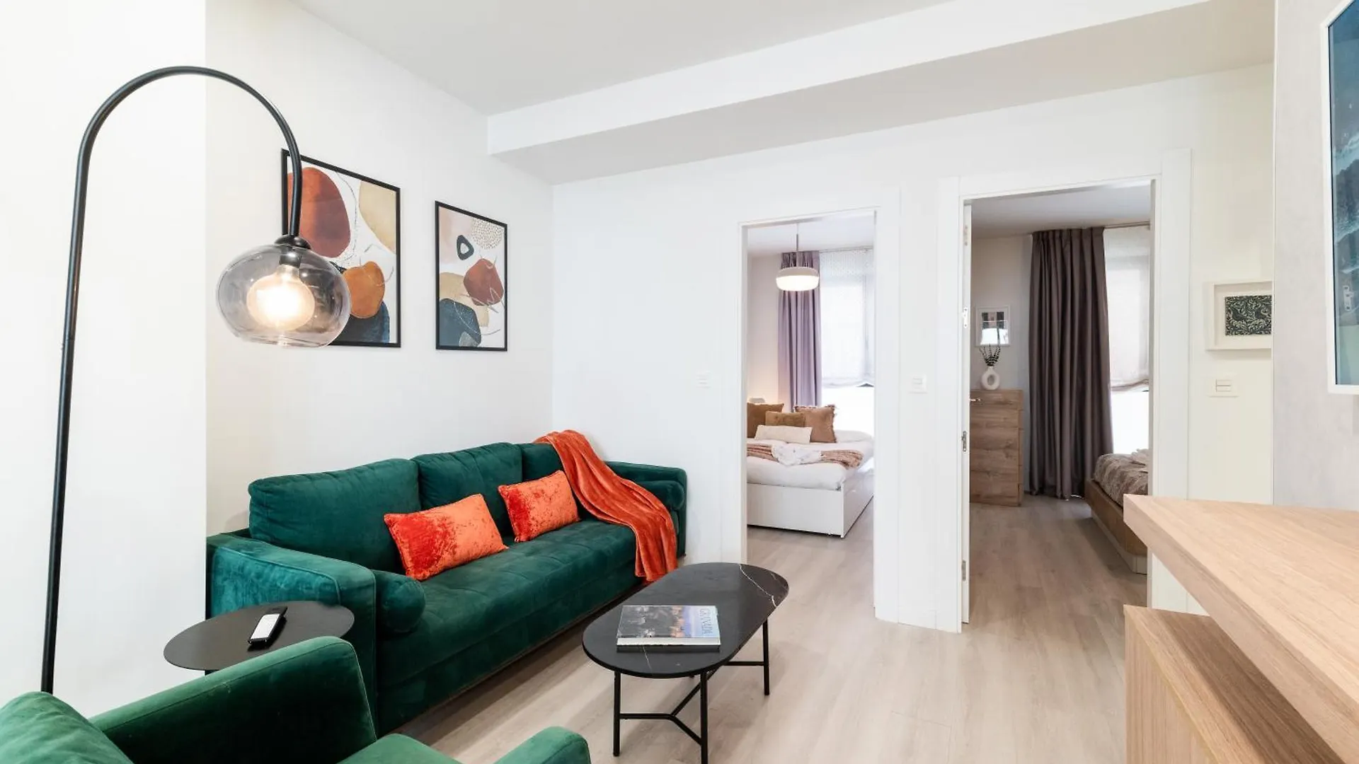 Wekey Homes, Angel Deluxe Apartment & Free Parking Granada 0*,