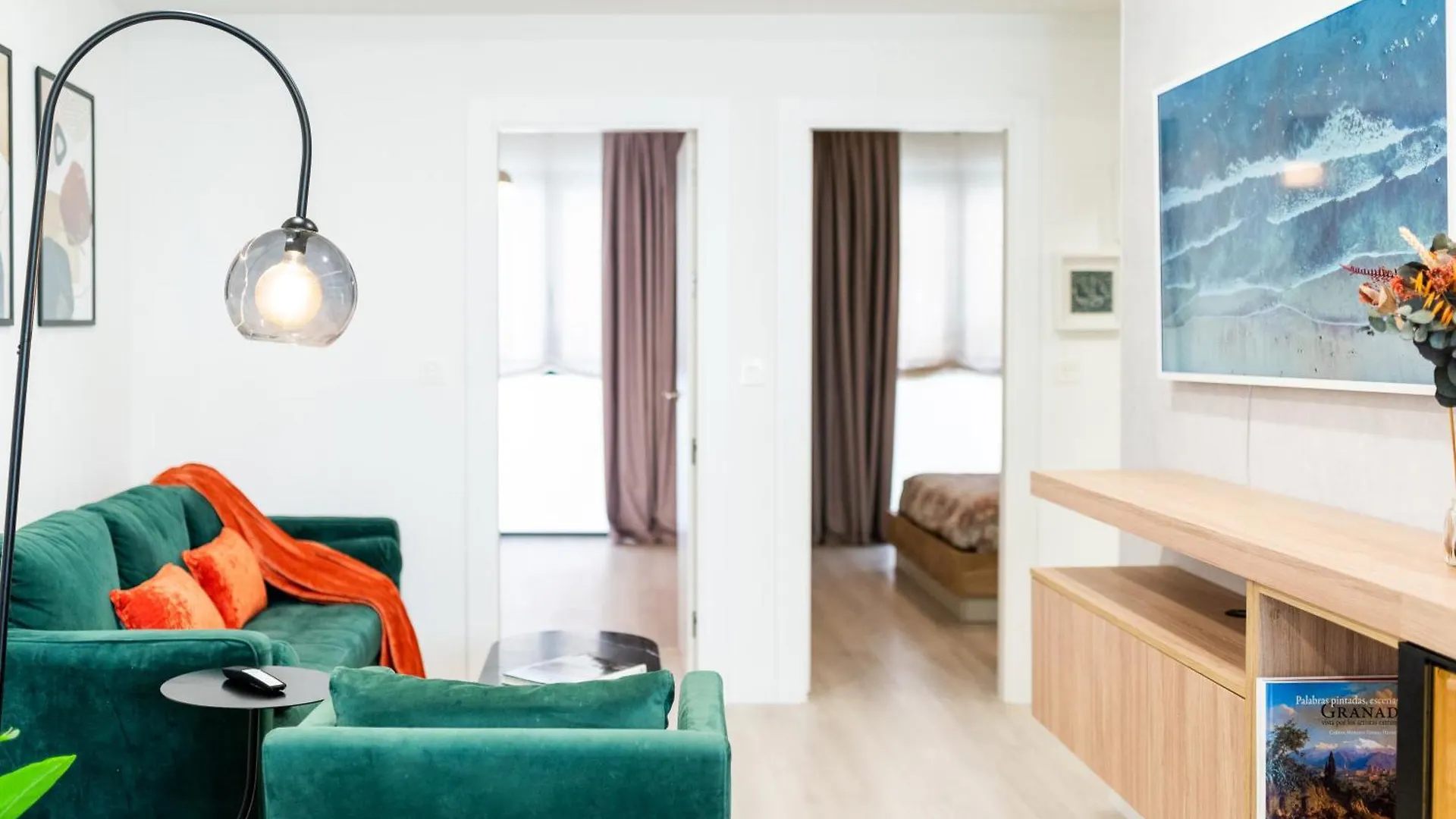 Wekey Homes, Angel Deluxe Apartment & Free Parking Granada Spain