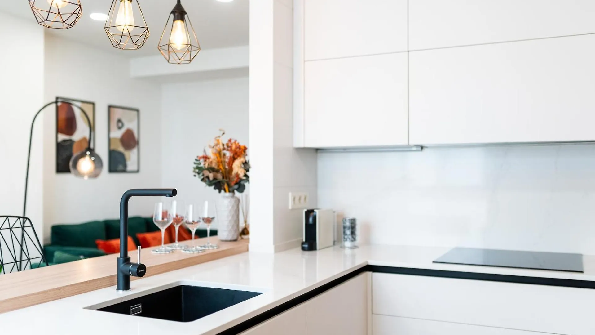 Wekey Homes, Angel Deluxe Apartment & Free Parking Granada Spain